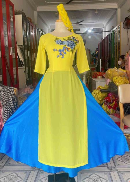 Áo dài hát múa màu vàng tay lửng ngực  kết hoa 3D
