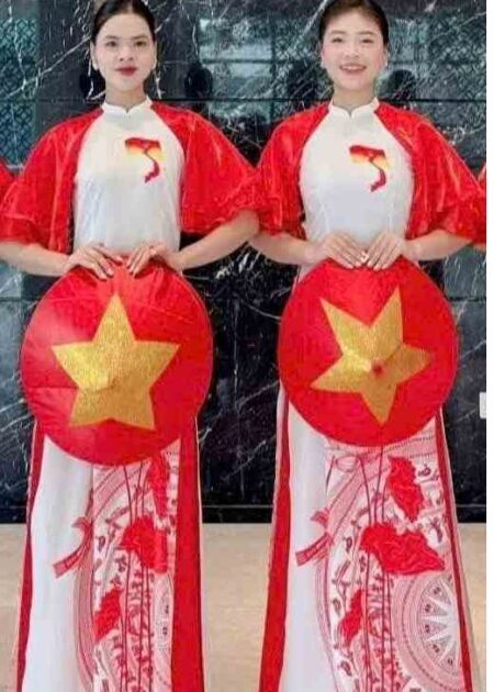 Áo dài nữ hoa sen trống đồng múa hát sử ca