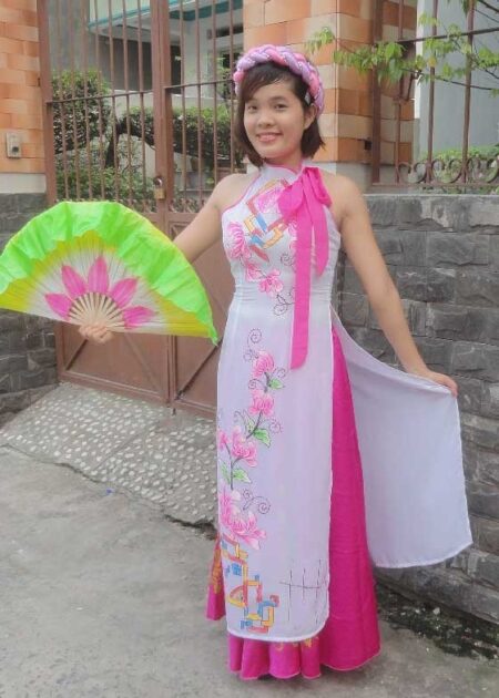 Áo dài trắng cổ trụ cột nơ tay sát nách