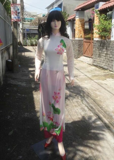 Áo dài trắng sen hồng tay ren