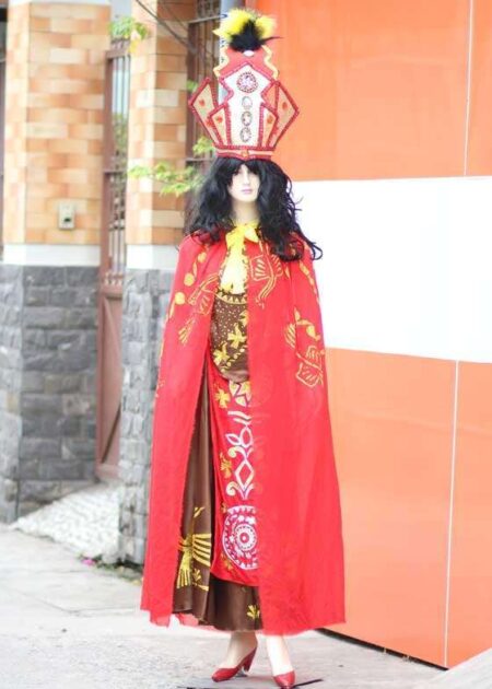Âu Lạc nữ yếm váy nâu