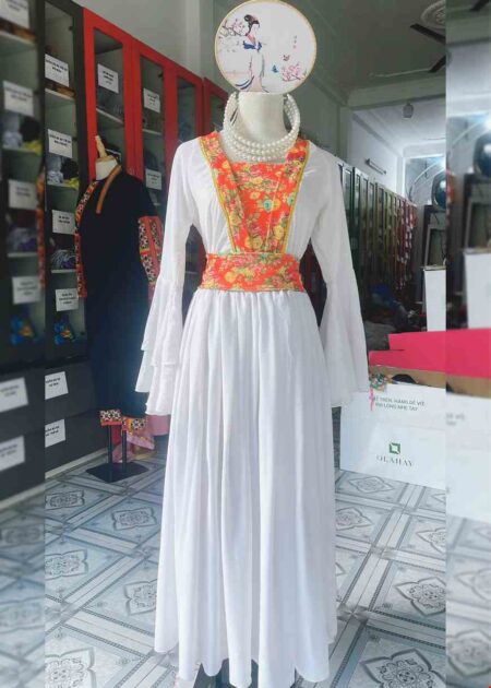 Trang phục Hằng Nga tay loe màu trắng