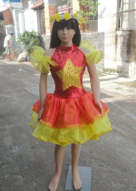 Váy múa trẻ em kim sa đỏ vàng ngực sao vàng