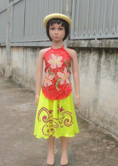 Yếm mầm non đỏ 3 hoa, váy đụp vàng